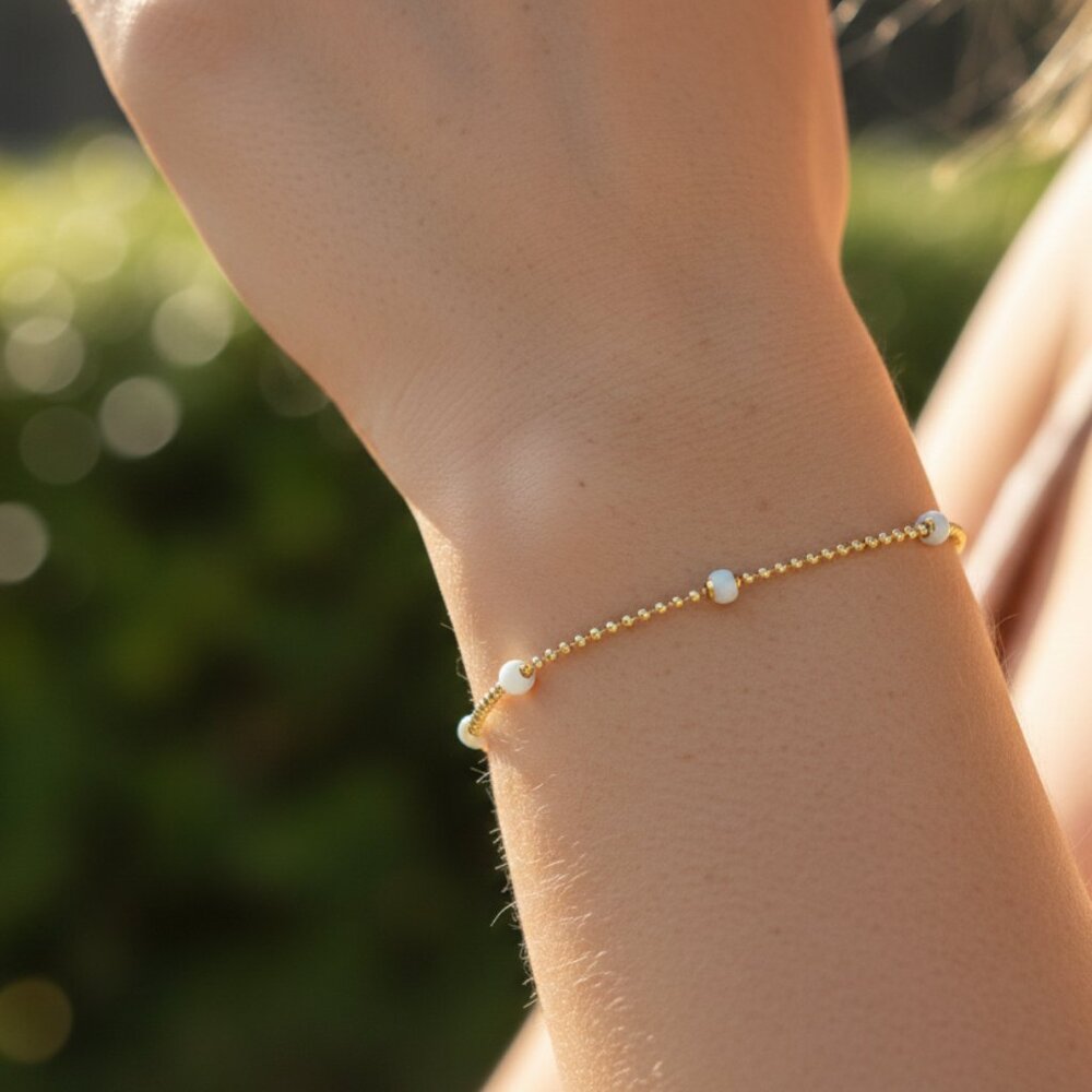 "Trendy Handmade Bracelet – A Stylish Gift for Women & Girls, MAR091344